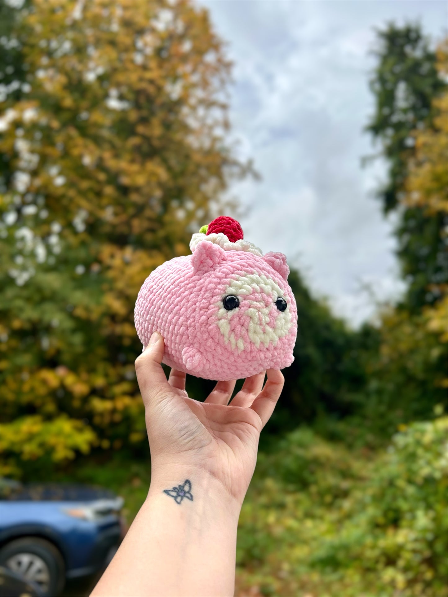 Strawberry Cakeroll Cat